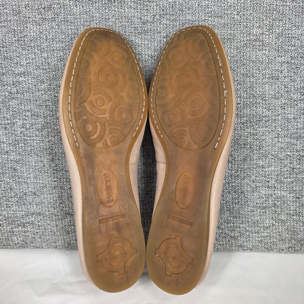 BORN WOMEN'S BECA BEIGE LEATHER SLIP‑ON CASUAL FLATS – SIZE 7.5M – ROUND TOE - Picture 8 of 9